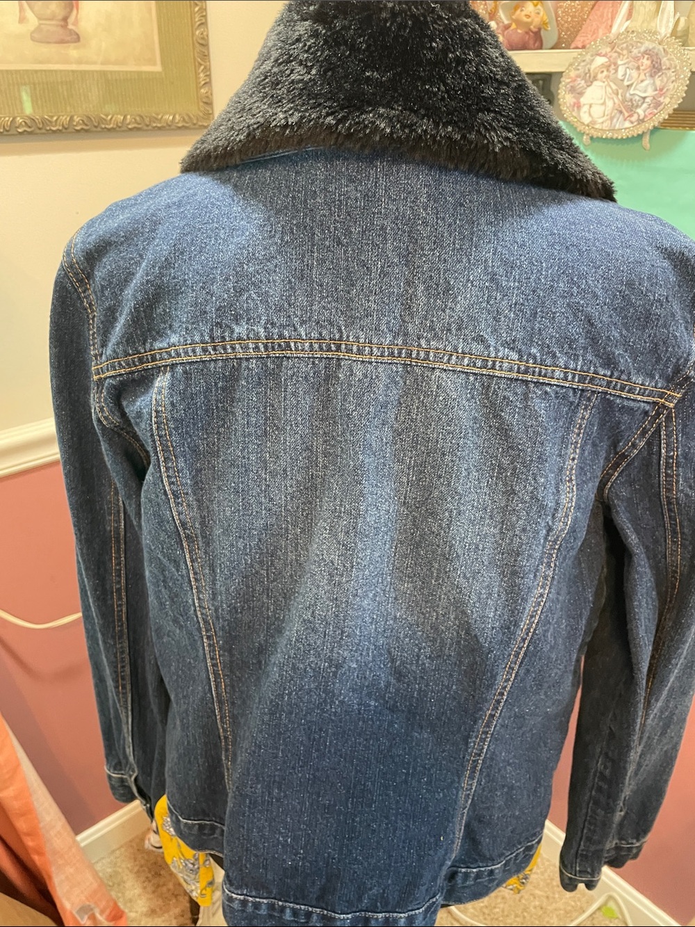 Dark Blue Denim Jacket with Black Faux Fur Collar - Liz Claiborne - Picture 9 of 16